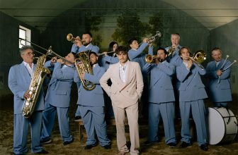 Renzo Rubino e La Sband: Il Silenzio Fa Tour Arriva a Vico del Gargano